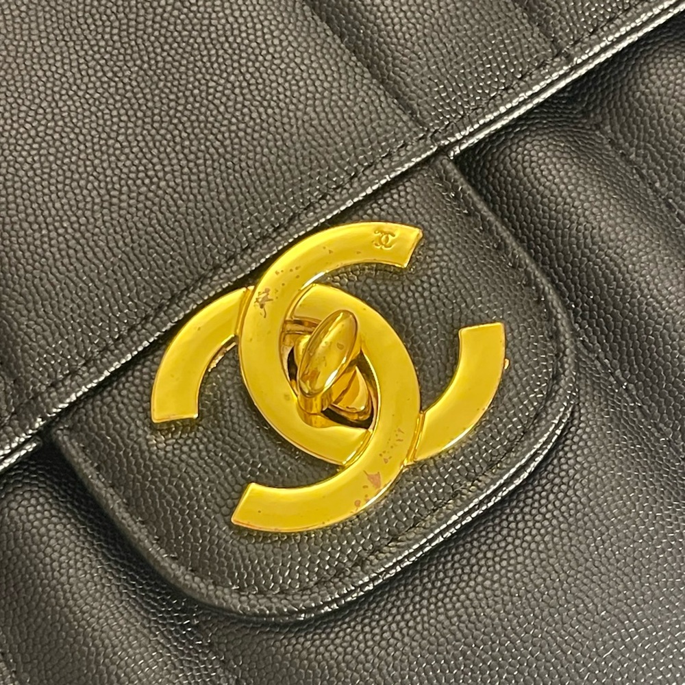 Chanel Black Shoulder Bag with Gold Chain - Picture 2 of 8
